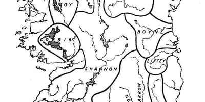 Tom karta över irland med floder och berg
